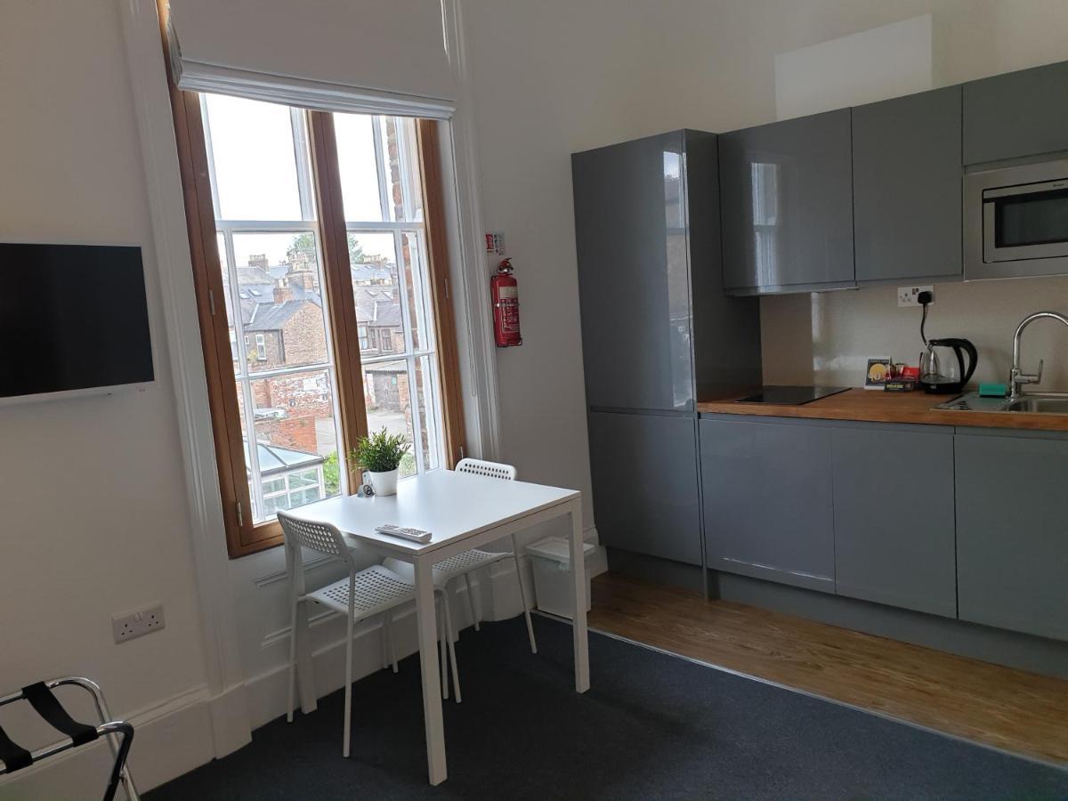 Mcmillan House Studio Apartments York Extérieur photo